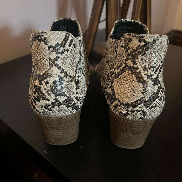 Snake Print Low Heeled Booties - Picture 3 of 4